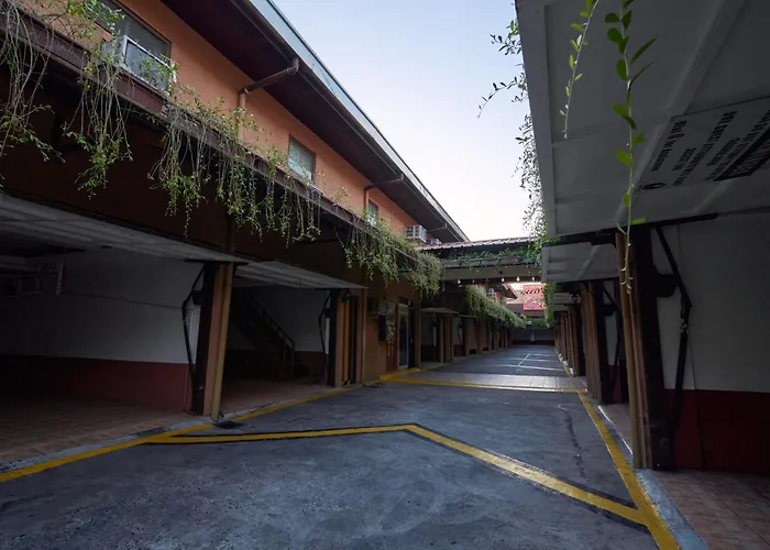 Victoria Court Las Pinas